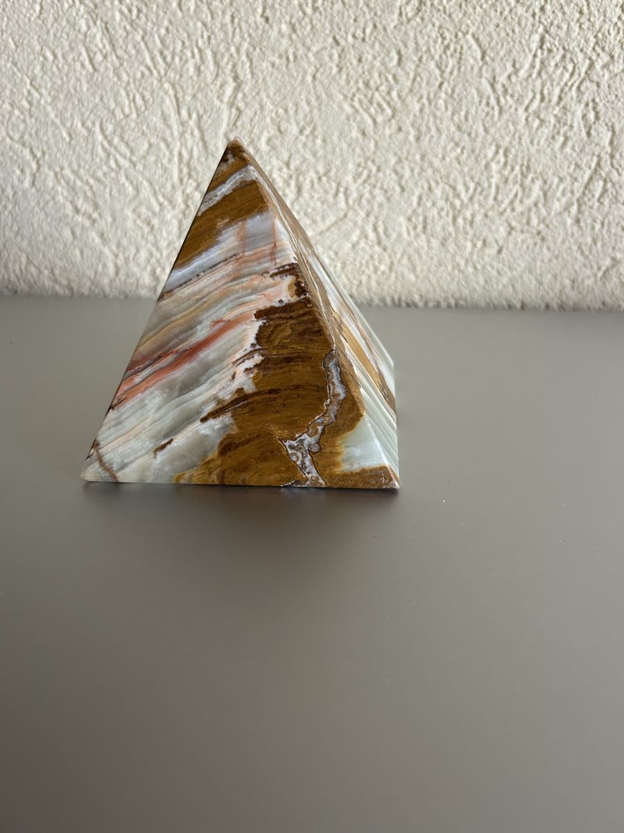Pyramide aus Onyx (D'occasion) à Lengnau AG pour CHF 80 – avec ...
