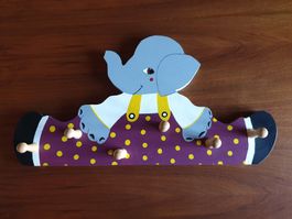 Kinder-Garderobe in Form eines Elefanten aus Holz