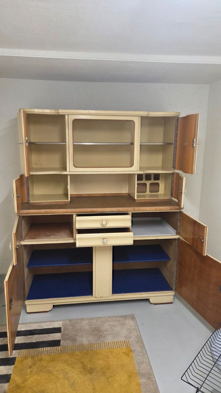 Credenze: Küchenbuffet Vintage cremefarben mit Glasfront gebraucht – Usato da Eschenbach SG venduto da fraeulein.nima 2