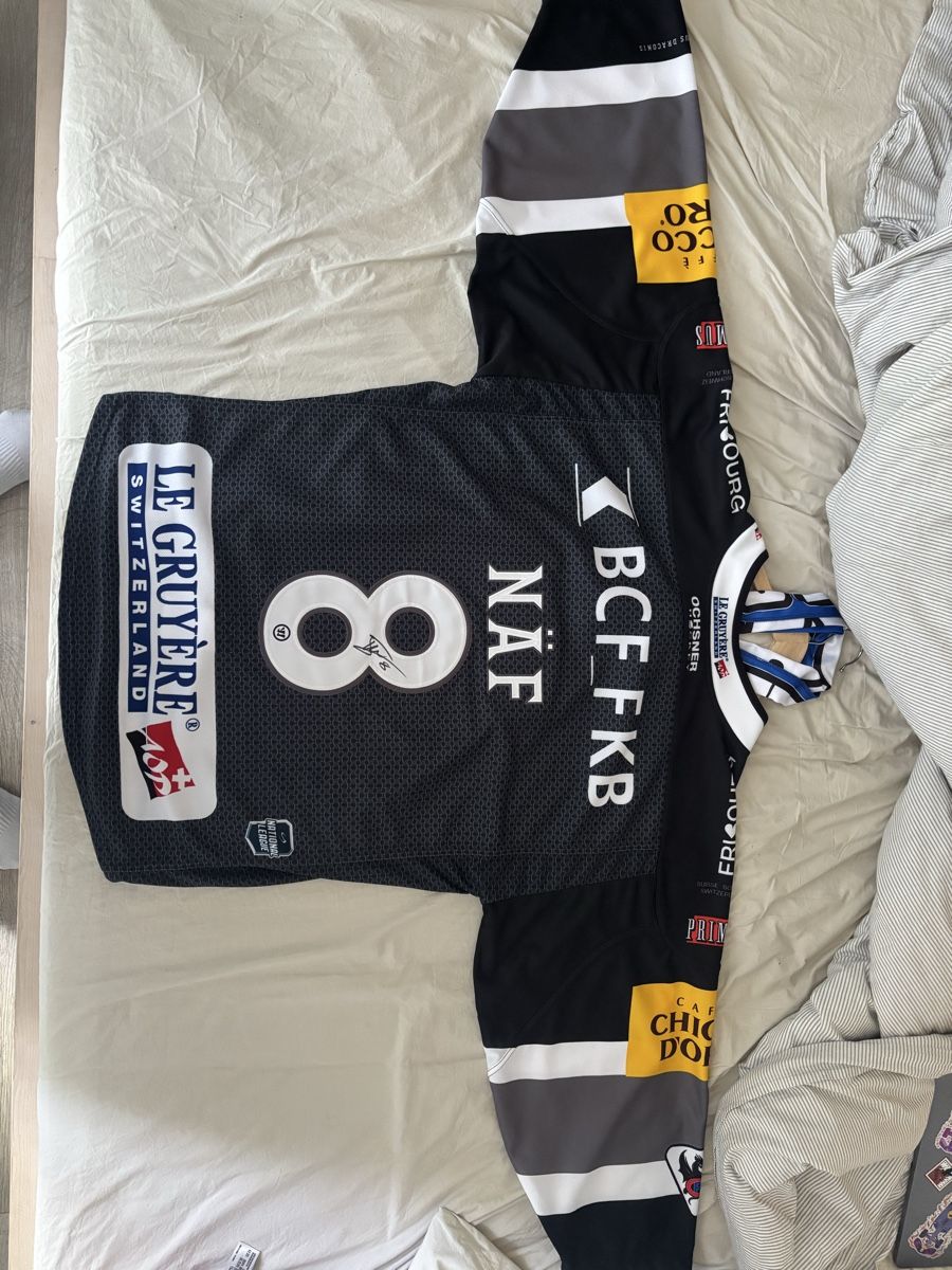 Fribourg-Gottéron Canottiere & Pantaloni: Maillot Santiago Näf Gottéron – Nuovo (secondo la descrizione) da St-Oyens venduto da loi_yt5c 1
