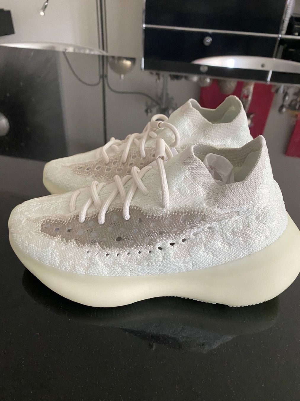 Adidas Scarpe da uomo: Neue Yeezy Boost 380 Calcite Glow 38 – Nuovo e nell'imballaggio originale da Bolligen venduto da chaetzli1133 2