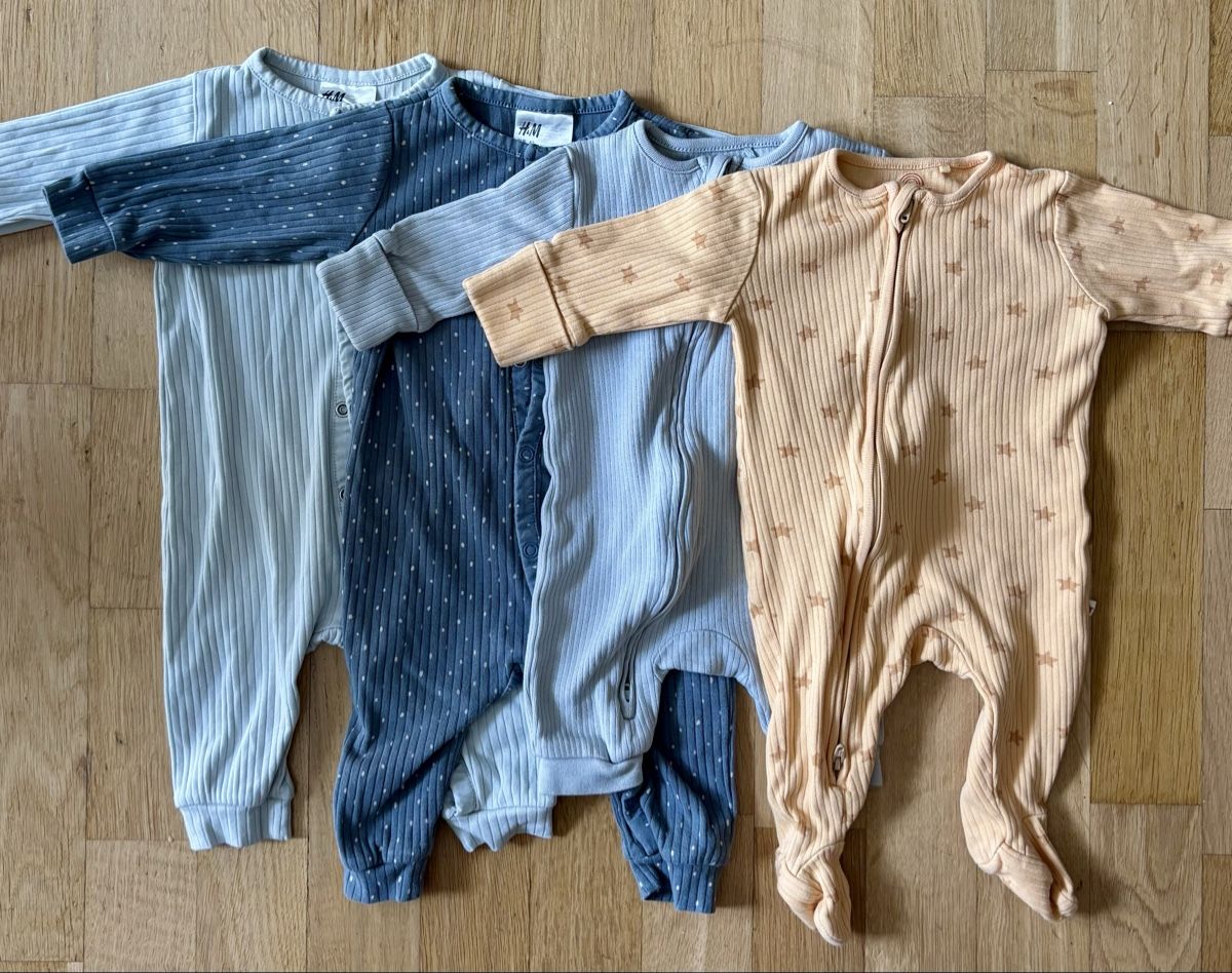 Lotti & Set di vestiti: Baby Strampler Grösse 62 Set 4 Stk – Usato da Zürich venduto da Mmiimmoottoo