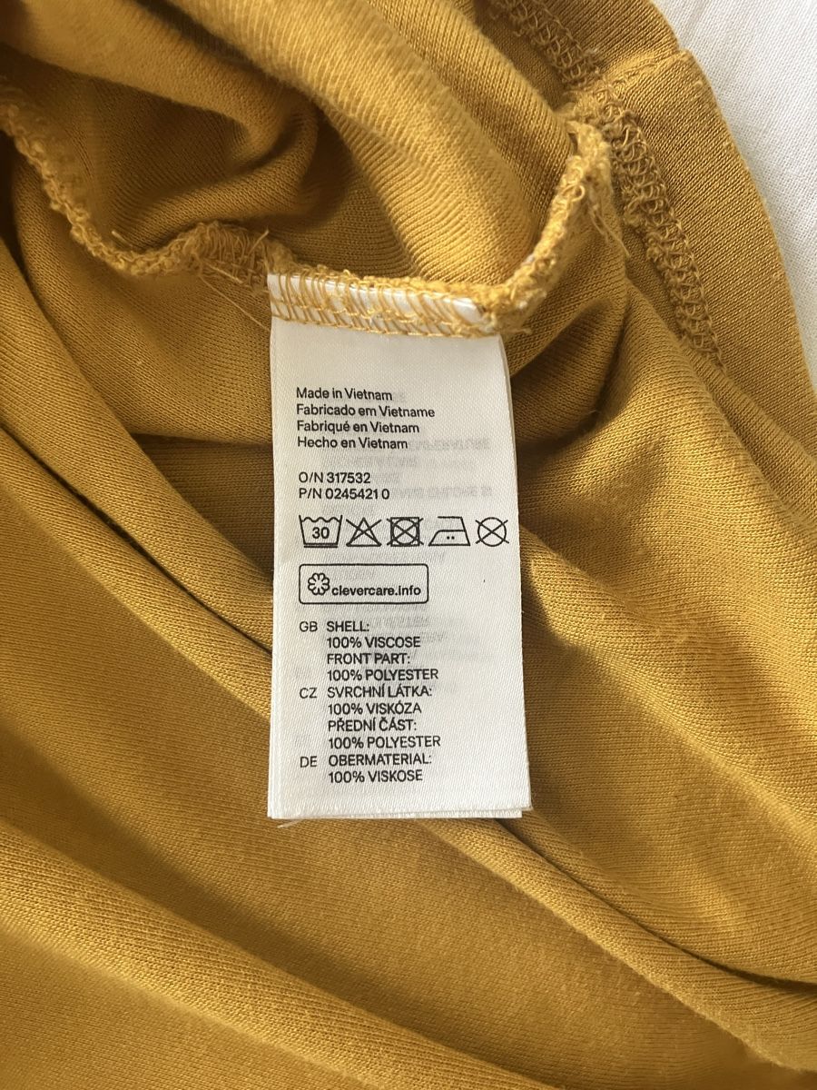 H&M Top: Senfgelbes Plisseetop – Usato da Baden venduto da sylivianne 3