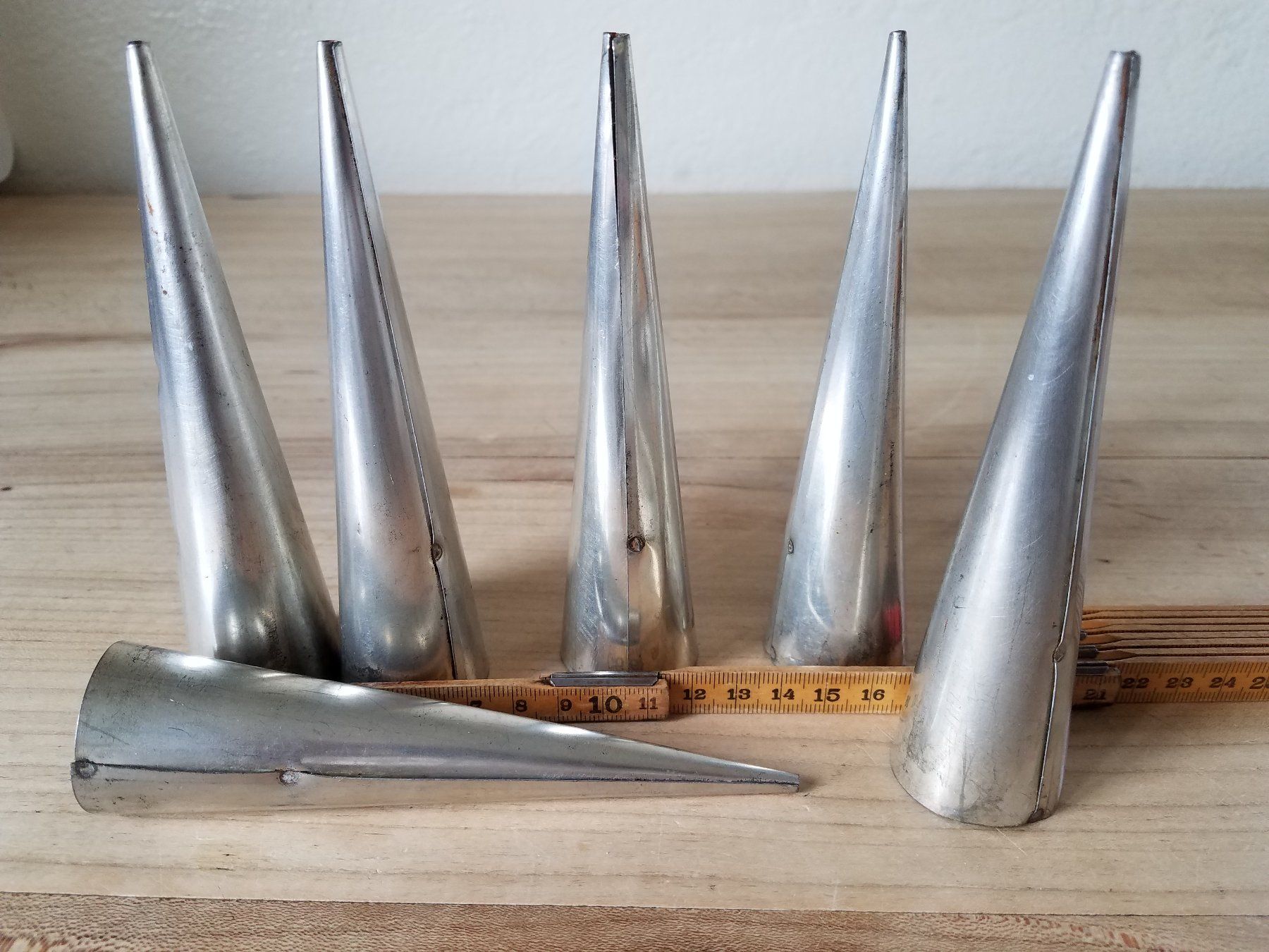 Backformen: 6 Cornet Formen Cremerollen Vanille Backform Schillerlocken – Gebraucht aus Rorschacherberg von Marubium 2