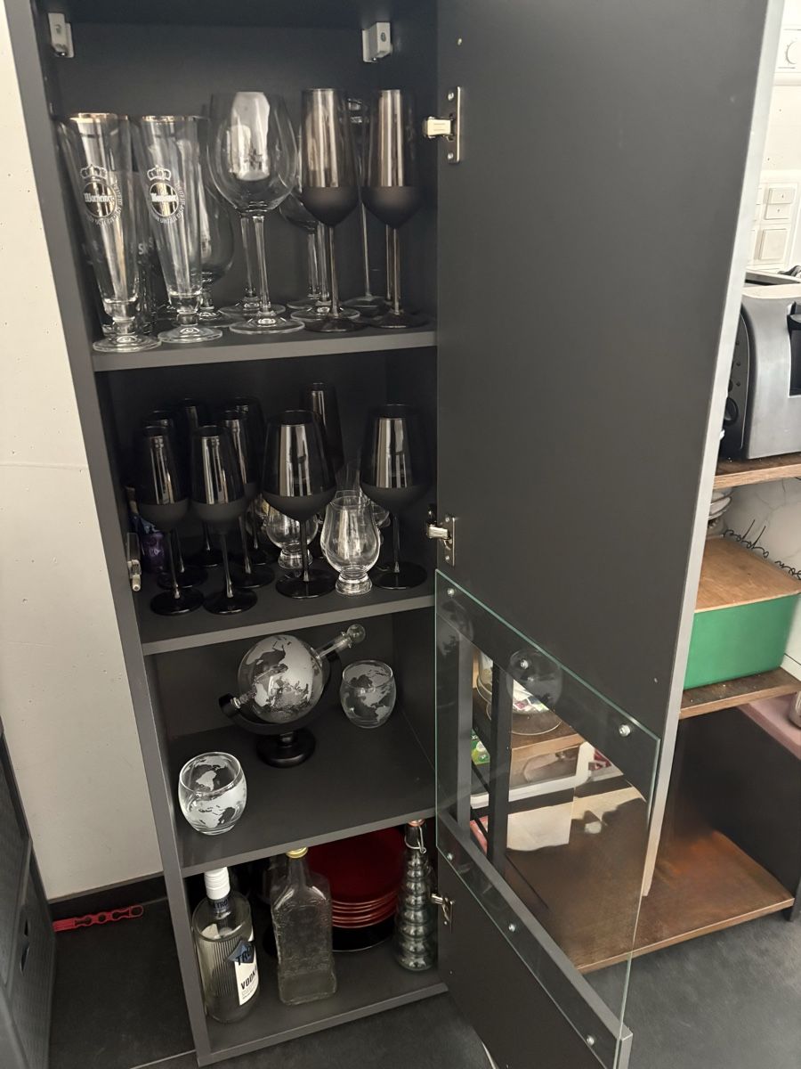 Vitrinen: Vitrine dunkel – Gebraucht aus Lichtensteig von lau_2999 1