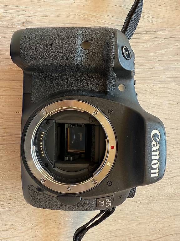 Canon Fotocamera: Canon EOS 7D Set mit Tasche zu verkaufen – Usato da Münchenstein venduto da Cheroundoloo 4