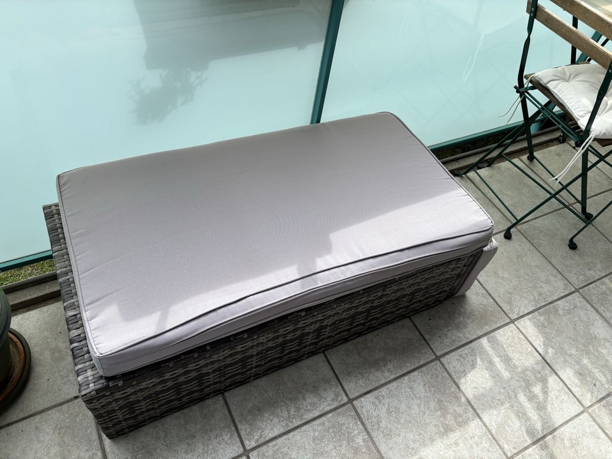 Sofas: Garten sofa 2-stückig – Gebraucht aus Zürich von mat_z8lj 2