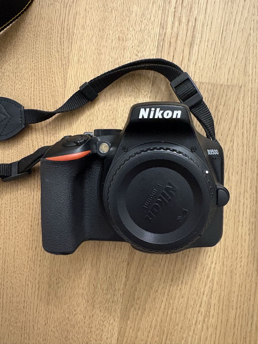 Nikon Appareil photo: Nikon d3500 – Neuf (Voir description) à Zürich par sar_ck7h 1
