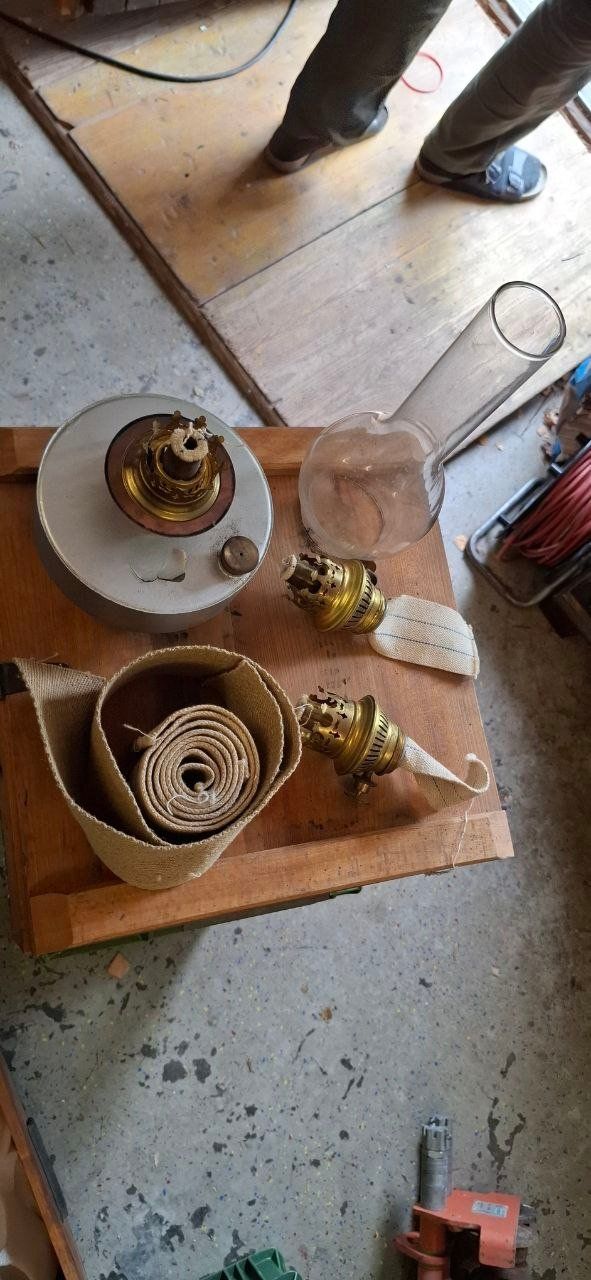 Lampade: Petroleumlampe und Signalscheiben eingefasst – Usato da Malix venduto da jul_7nhn