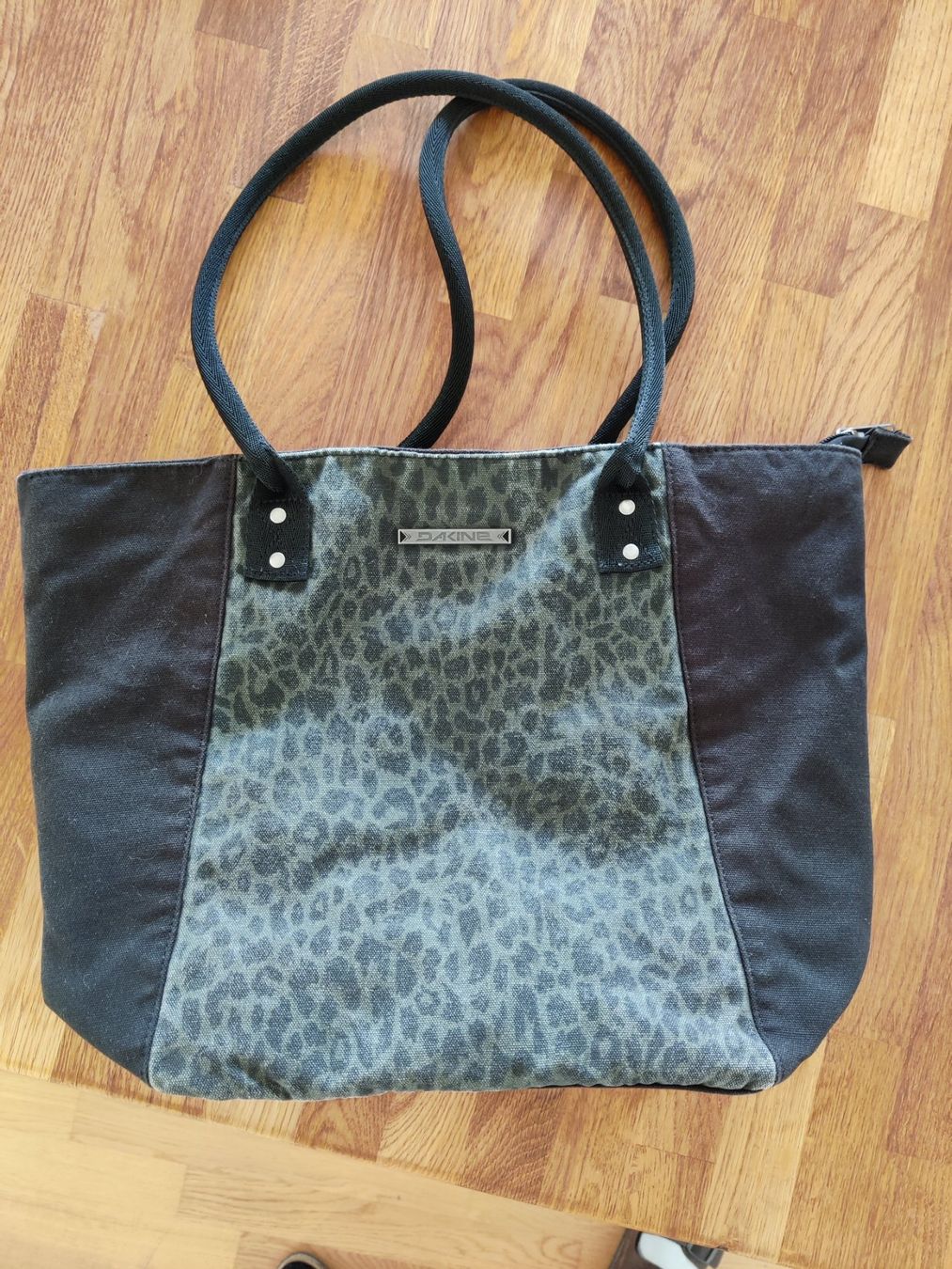 Dakine Borse: Dakine Wildside Schultertasche – Usato da Schönenwerd venduto da sal_75dx