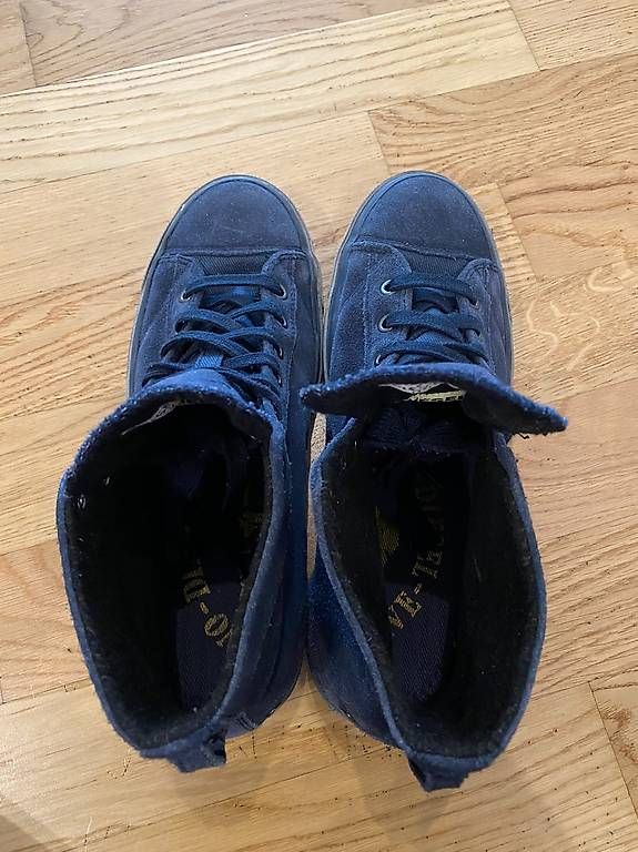 Scarpe da uomo: Diesel Schuhe Gr.41 – Usato da Vilters venduto da _BuGi_ 1