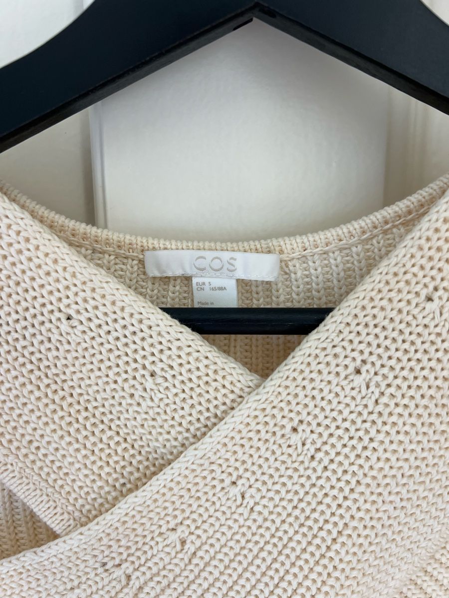 Cos Pulls & Sweat-shirts: Pull COS croisé crème  – Neuf (Voir description) à Genève par MinimalistDressing 1