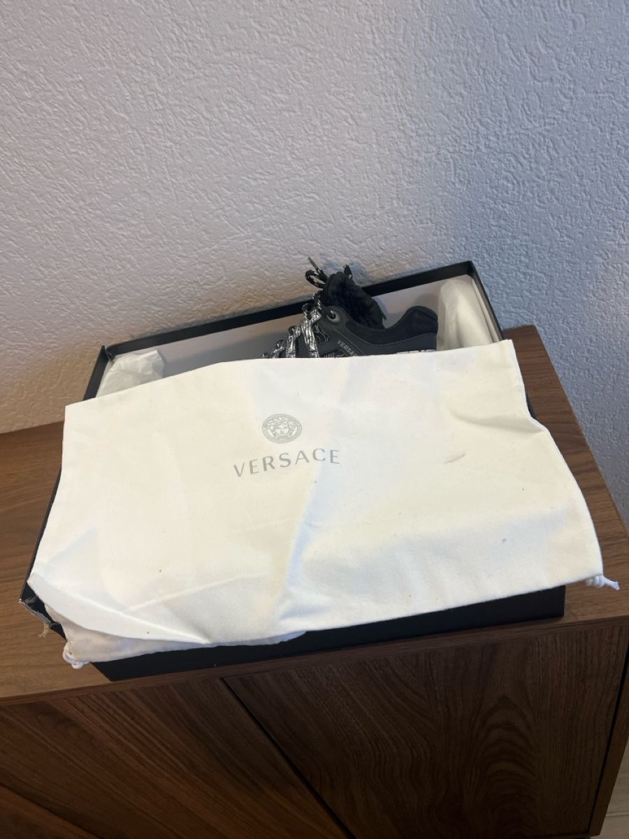 Scarpe da uomo: Versace sneaker T37 – Nuovo (secondo la descrizione) da Monthey venduto da srn_z9ww 6