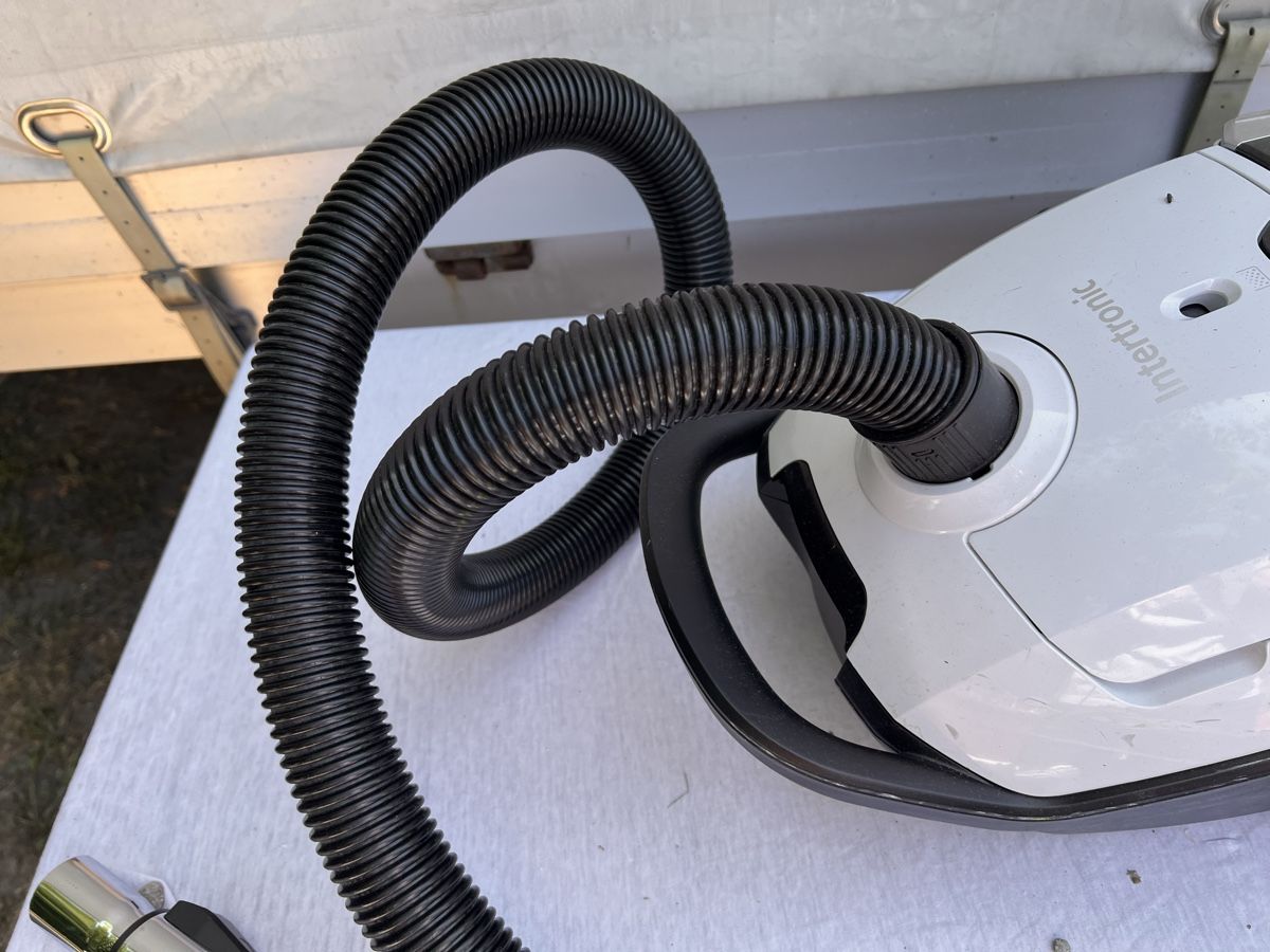 Staubsauger & Zubehör: Staubsauger Intertronic (73) – Gebraucht aus Glattfelden von maa_qcj8 3