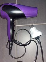 Kompakter Reiseföhn mit Steckeradapter – gebraucht