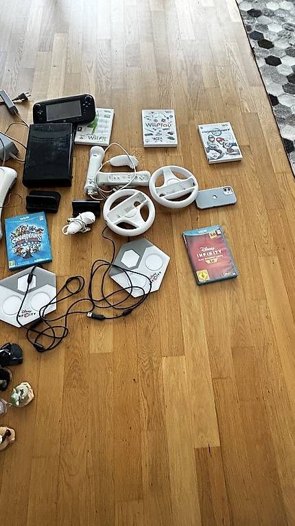 Console: Nintendo Wii U top Zustand  – Usato da Oensingen venduto da kikomad 1