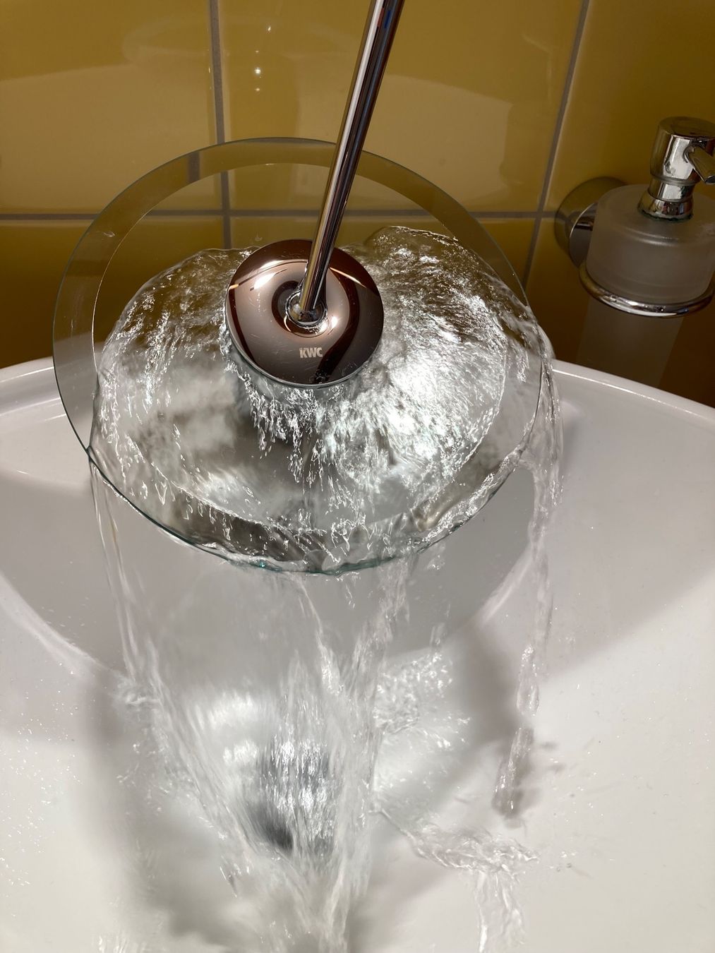 Rubinetteria: neuer Wasserhan im Wasserfall-Stil – Nuovo (secondo la descrizione) da Langenthal venduto da jessiica_z 1