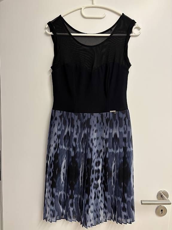 Vestiti: Vestito Guess – Usato da Soazza venduto da afa_r6cx
