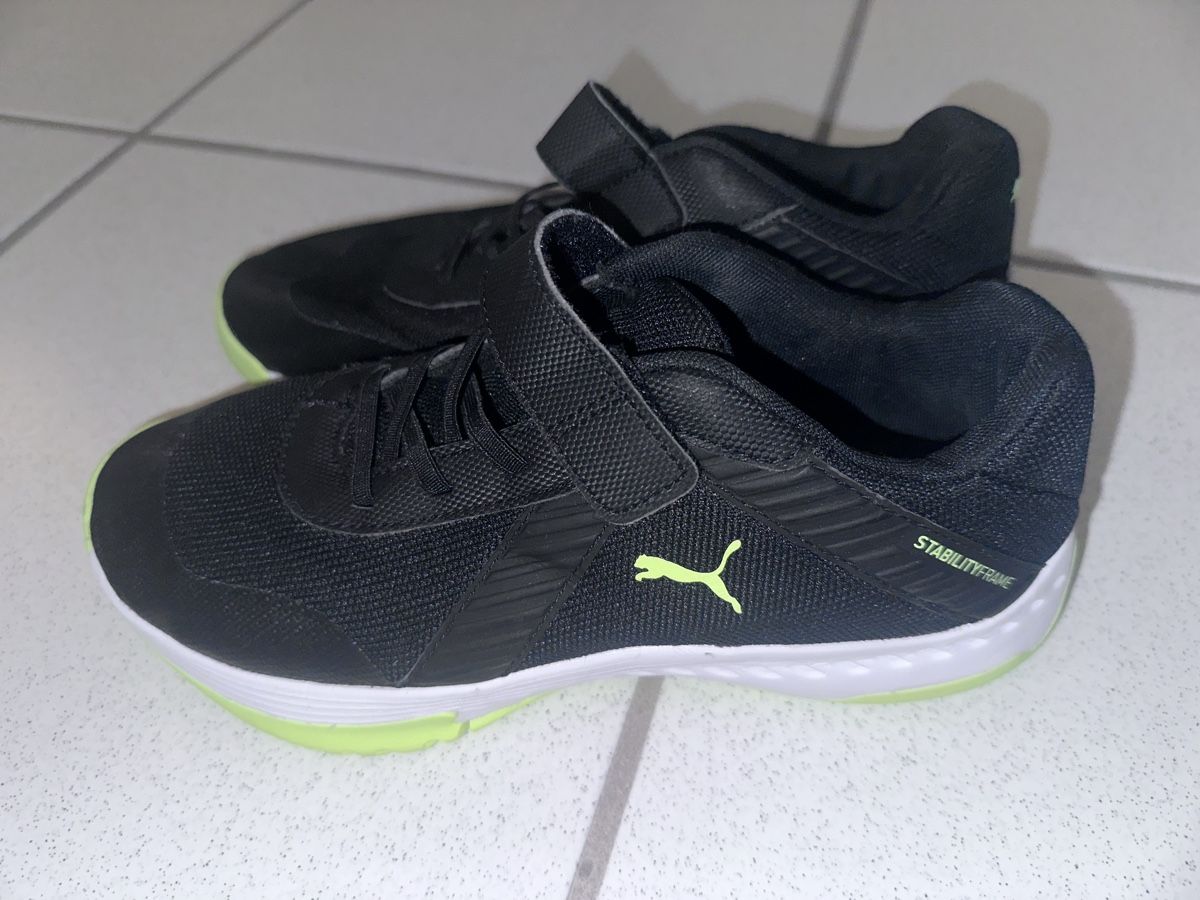 Puma Schuhe für Jungen: Puma Turnschuhe Gr. 38 – Gebraucht aus Buus von 2019dp