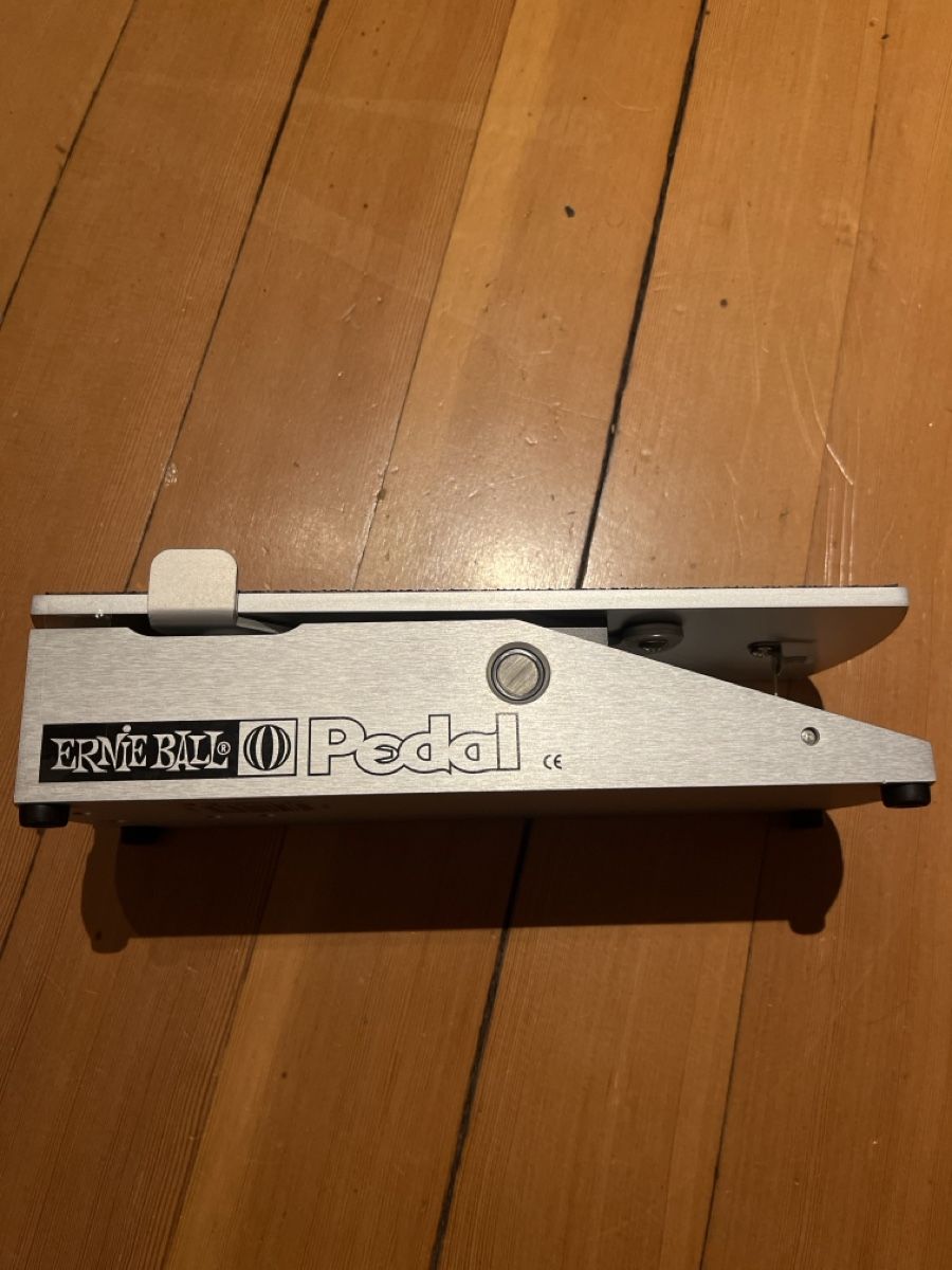 Strumenti musicali: Ernie Ball Volume Pedal Switch silber – Difettoso da Kriens venduto da linbin99