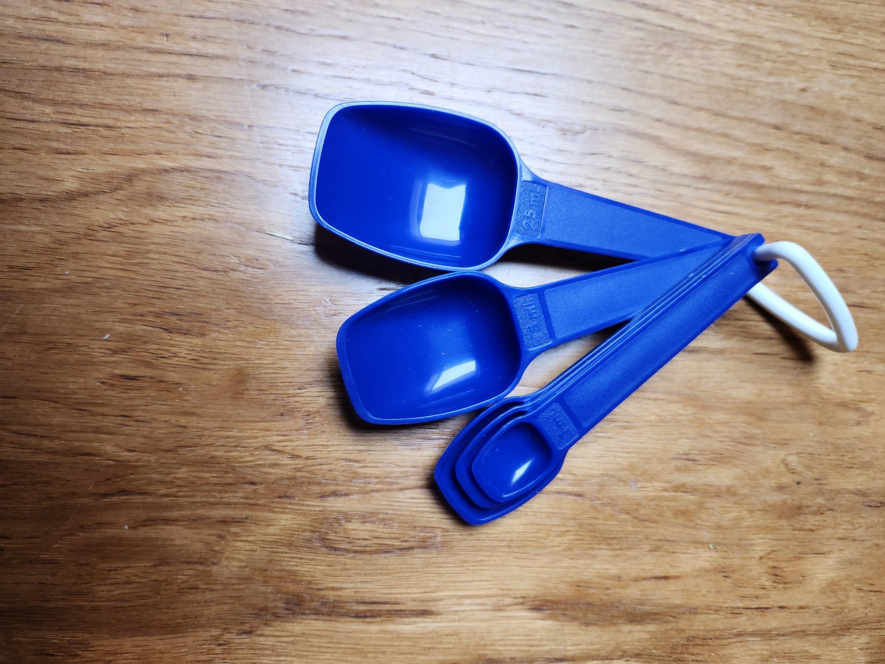 Tupperware Cuillères: Tupperware Messlöffel Set blau – D'occasion à Gstaad par Meiel2020 1