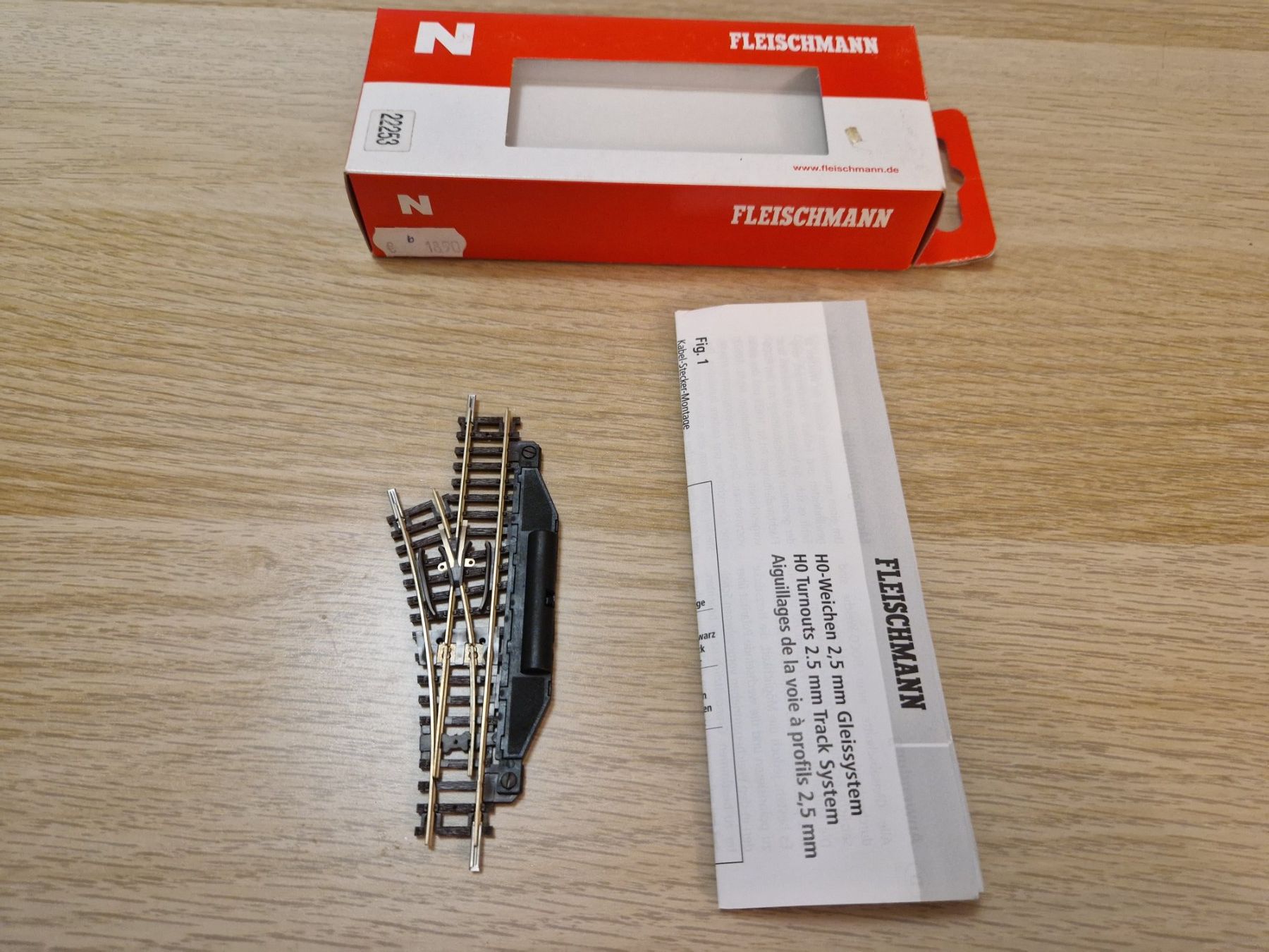 Fleischmann Modelleisenbahnen: Fleischmann N 22253 Weiche OVP NEU – Neu und originalverpackt aus St-Aubin-Sauges von tantome
