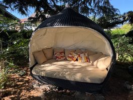 Gartenliege Hängeei Rattan Korb mit Auflagen