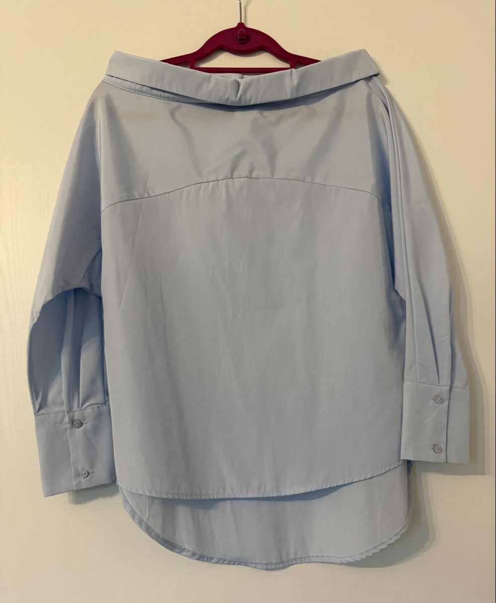 Blusen: Camicia spalle scoperte azzurra – Neu und originalverpackt aus Muzzano von nat_x9hf