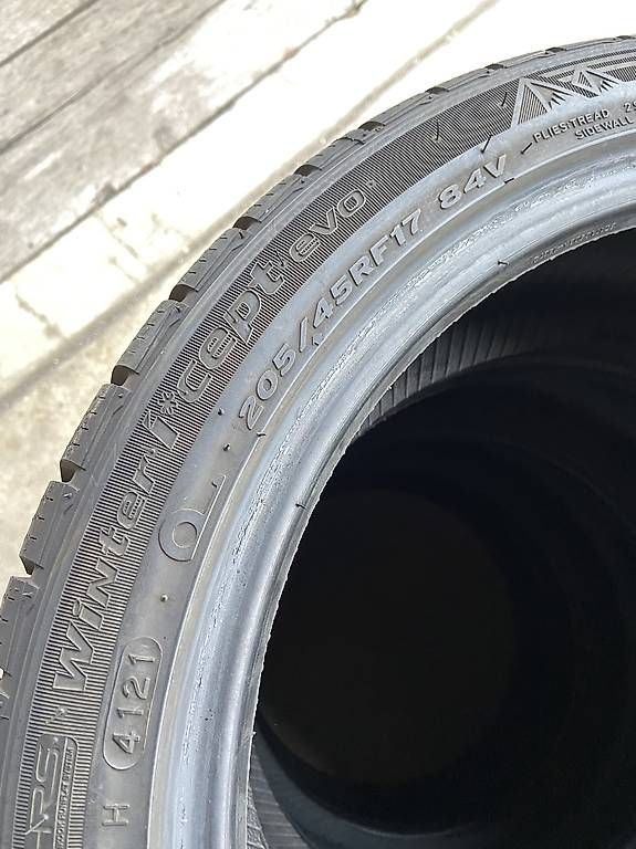 Altro in Scrittura & Disegno: 205/45/17 Hankook Winterreifen  – Usato da Frasnacht venduto da nobloff 1