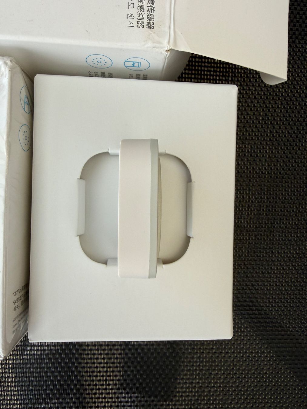 Messen: Aqara Temperatur-/Feuchtigkeit- & Luftdrucksensor – Gebraucht aus Worb von DomeC0 3