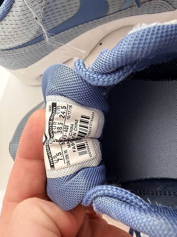 Nike Damenschuhe: Chaussures Nike 38.5 – Gebraucht aus Lausanne von fynou 2
