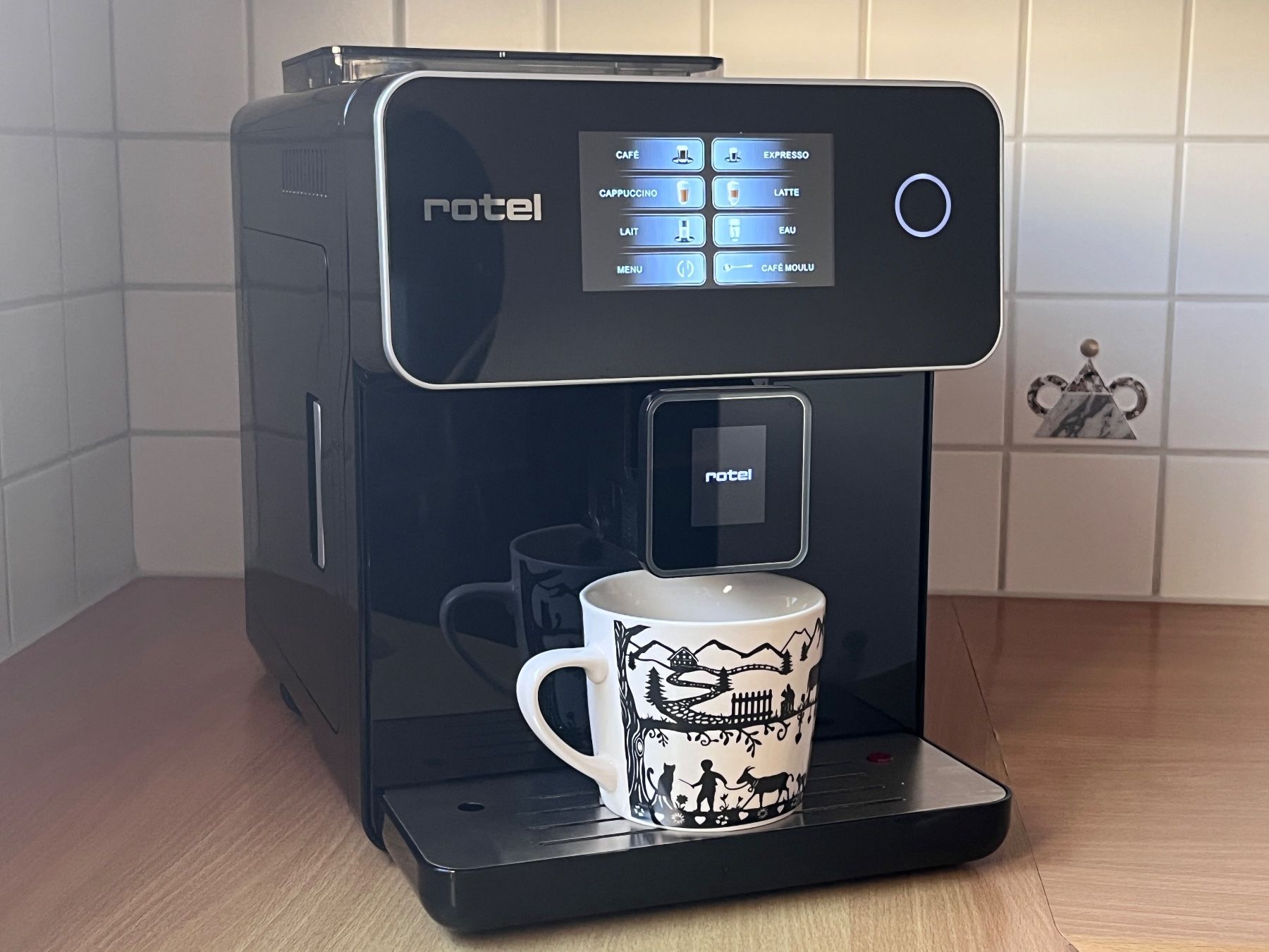 Rotel Kaffeemaschinen & Espressomaschinen: Machine à café automatique - Rotel Ancona 274CH1 – Neu (gemäss Beschreibung) aus Rossens FR von LaurianeCl. 2