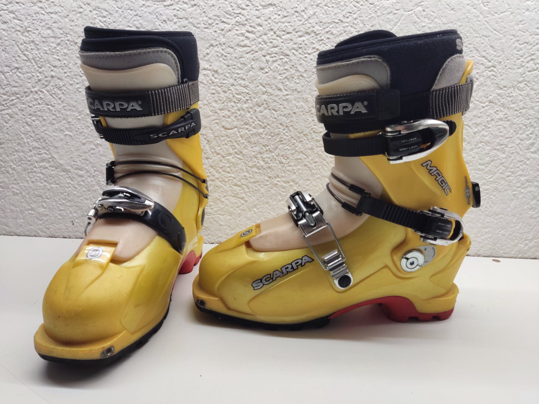 Scarpa Scarpe da uomo: Scarpa Skitourenschuhe Magic Gr. 40-41 – Usato da Bern venduto da wratter 1
