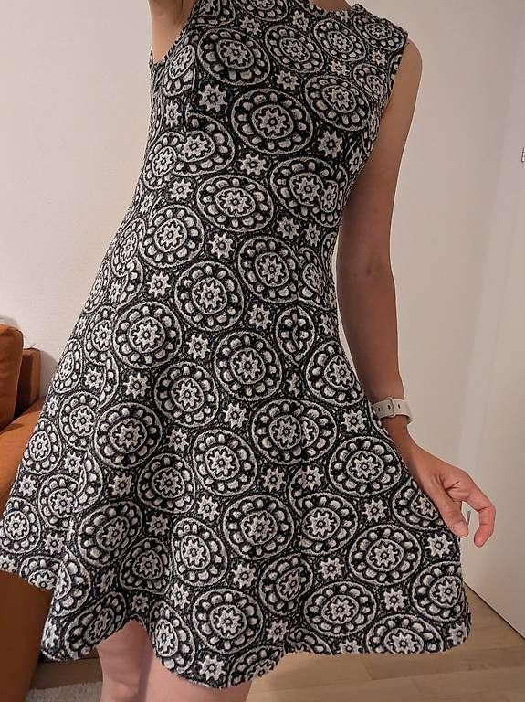Zara Vestiti: Robe originale à motif  coupe élégante – Usato da Bouveret venduto da mey_28ps 1