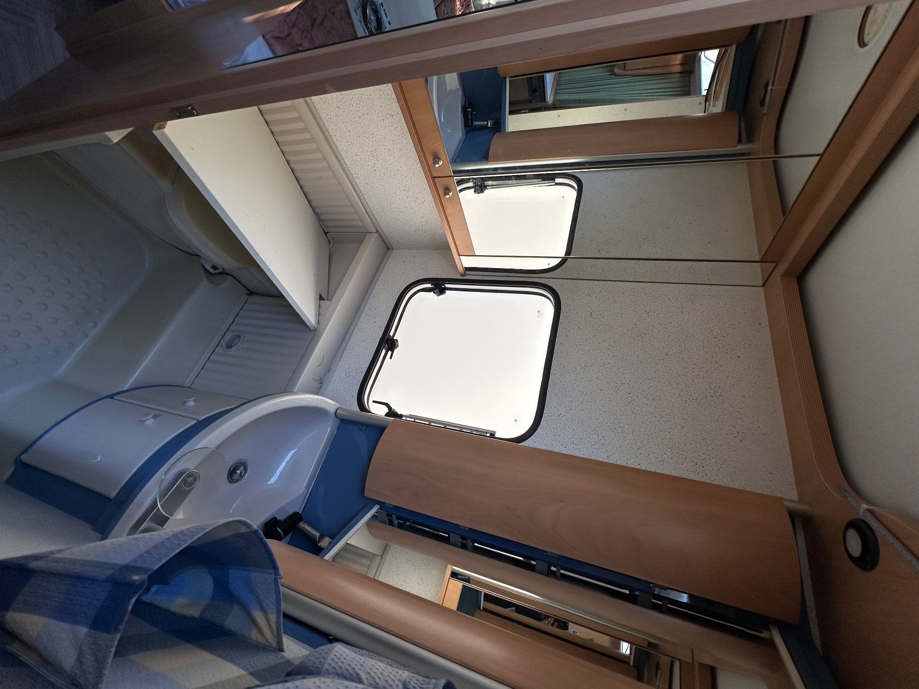 Bürstner Véhicules de camping: Bürstner Ventana 480 TK - ab 100.- – D'occasion à Otelfingen par inf_2rkm 8