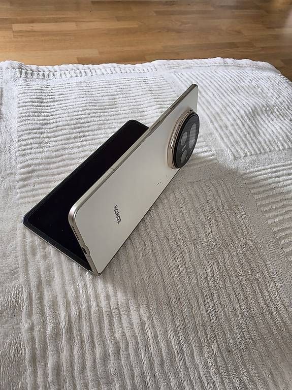 Telefoni cellulari / Smartphones: Honor Magic V5 – Usato da Aarberg venduto da stievo70 1