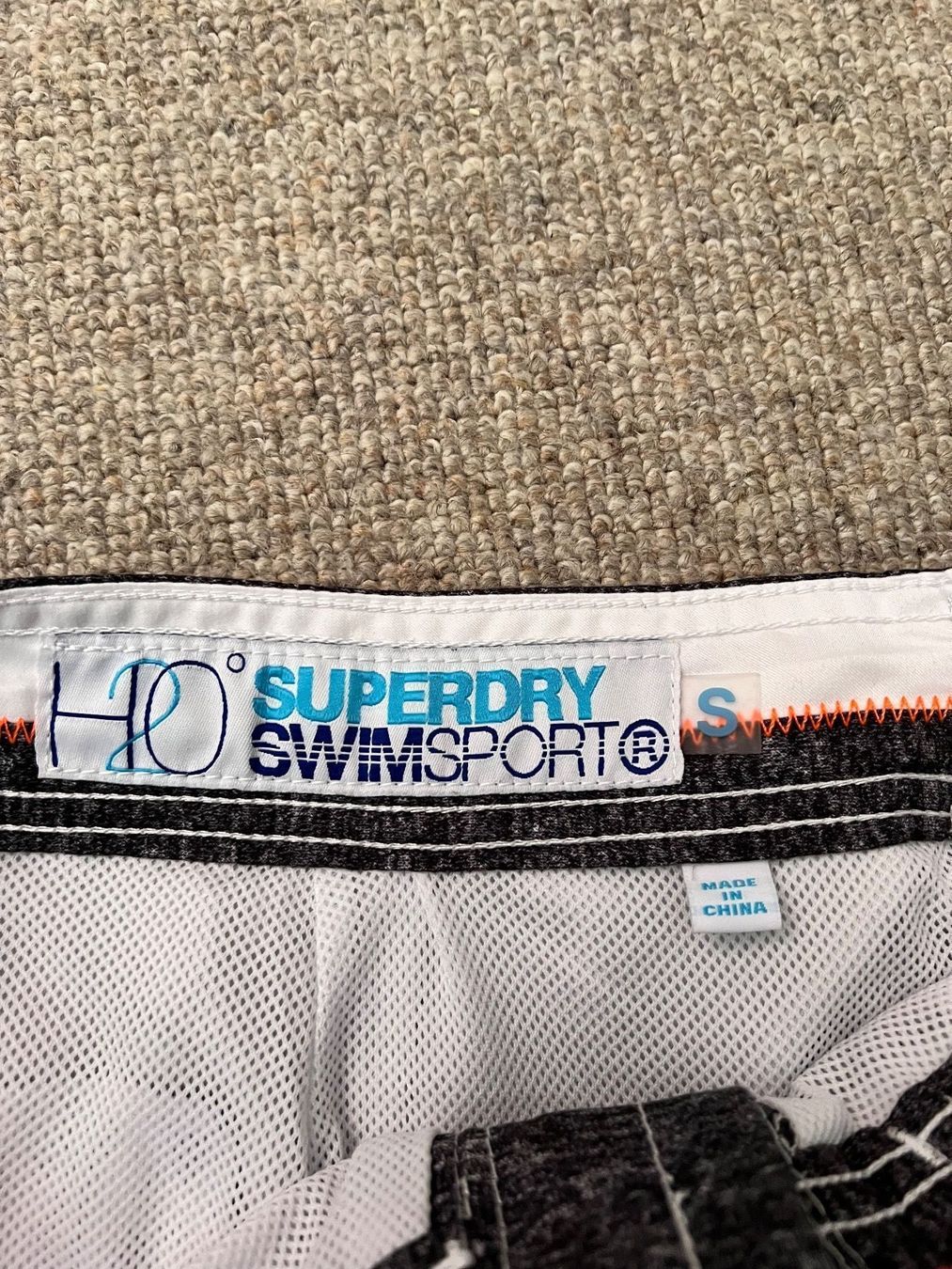Superdry Pantaloni: Badeshorts von Superdry – Usato da Cham venduto da carmenblacky 2