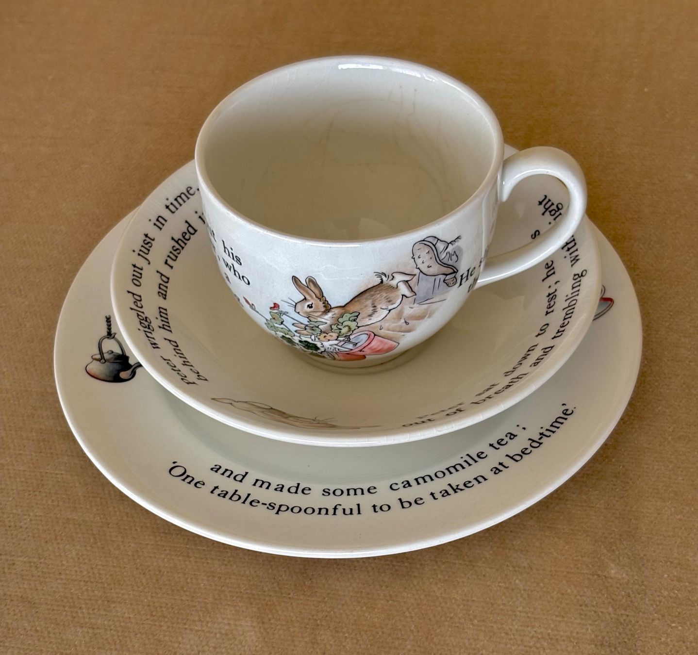 Set di piatti: Dreiteiliges Tee-Set "Peter Rabbit" (Wedgwood) – Usato da Oberrieden venduto da pet_n2c2 1