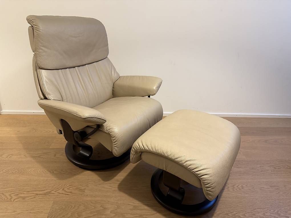 Stressless Poltrone: Stressless-Sessel mit Hocker – Usato da Bern venduto da John1332