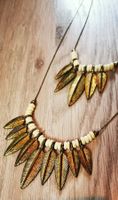 Spanische Boho Halskette mit Federn, Modeschmuck in Gold