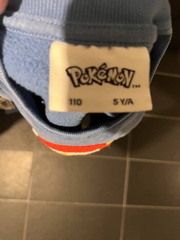Maglioni & Felpe: Pikachu Pullover – Usato da Spreitenbach venduto da dea_qv7h 1