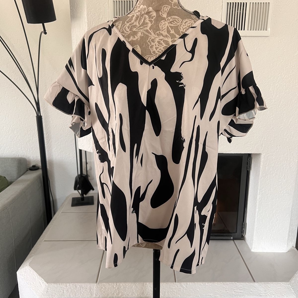 Blusen: Schöne Bluse beige/schwarz Gr. XL – Neu (gemäss Beschreibung) aus Seon von Sunny-Schmuck78 1