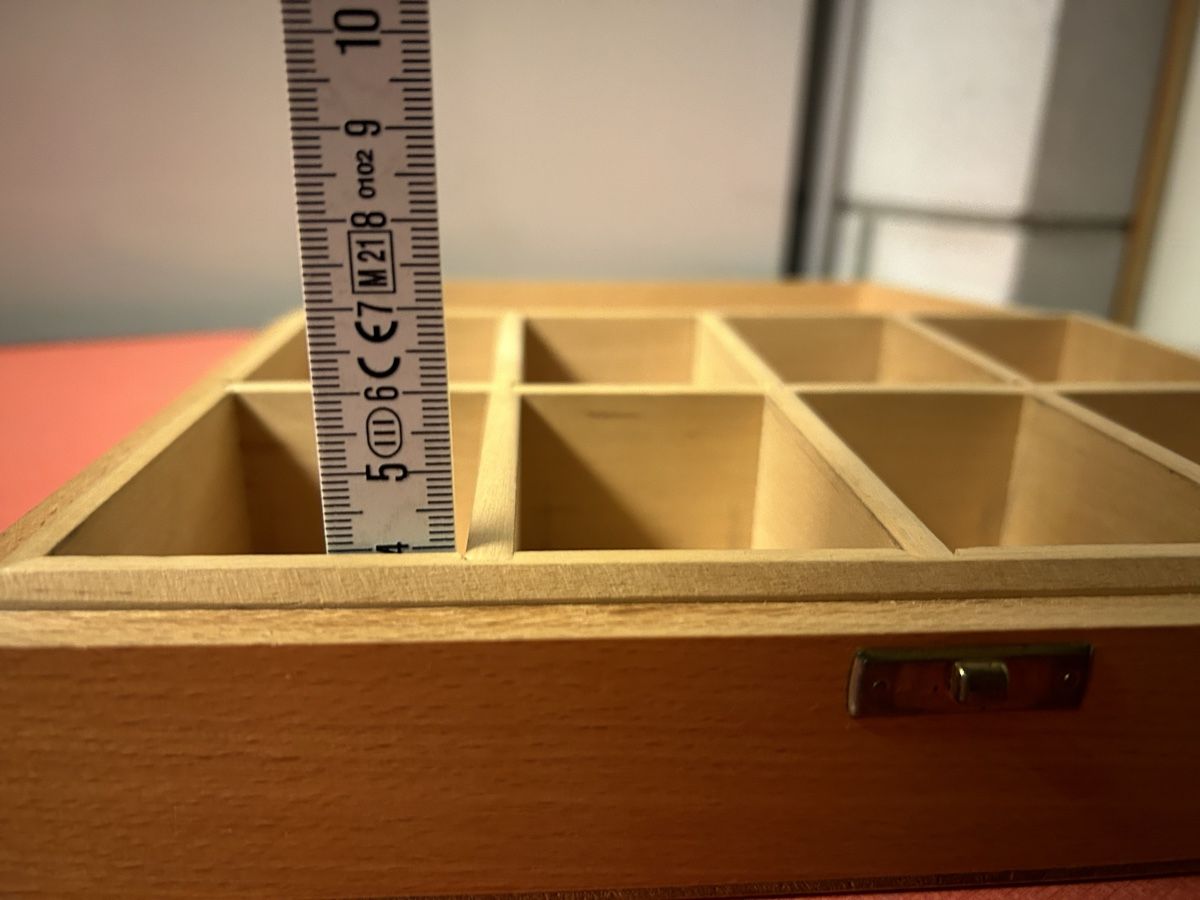 Casse di trasporto: Holzbox mit 8 Fächern, Kiste, Sammelbox mit Deckel – Usato da Lanzenhäusern venduto da vic63 2