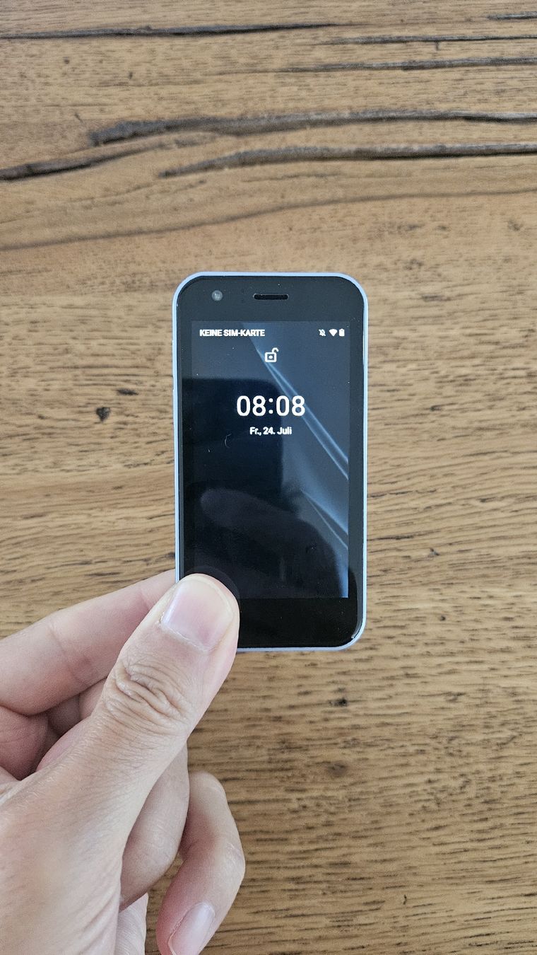 Handys / Smartphones: Mini Handy - das kleinste Smartphone der Welt! – Gebraucht aus Bassersdorf von wedam1981 2
