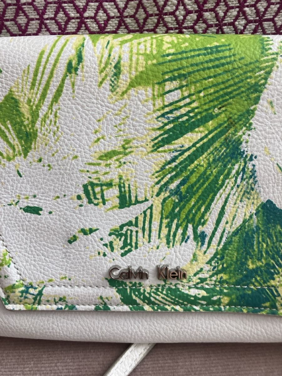 Calvin Klein Borse da donna: Calvin Klein White Crossbody Bag – Usato da Regensdorf venduto da AHenter 1