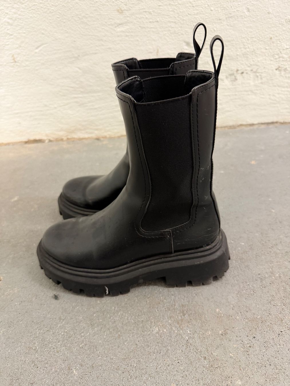H&M Scarpe da donna: H&M Boots mit Plateausohle – Usato da St. Gallen venduto da kka_l9wg 2