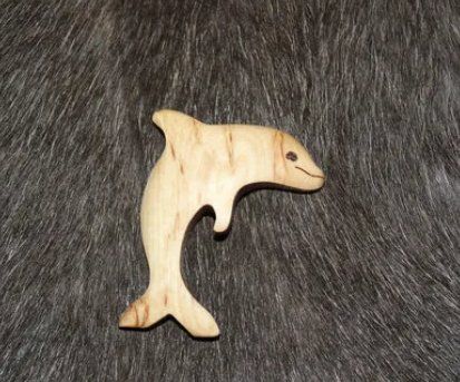 Alle Dekorationen: Dekomagnet "Delfin" aus Maserbirke handgefertigt – Finnland – Neu und originalverpackt aus Holderbank SO von Jakosbweg_shopping