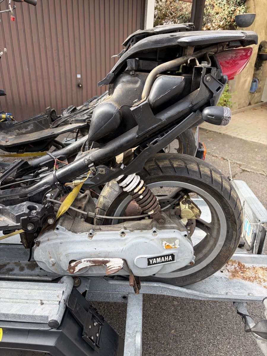 Toutes les pièces pour scooter: 2 scooter Yamaha piece  – D'occasion à Biel/Bienne par Silva-M30 4