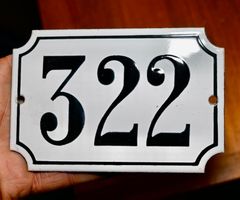 Emailleschild Hausnummer 322 weiss / schwarz