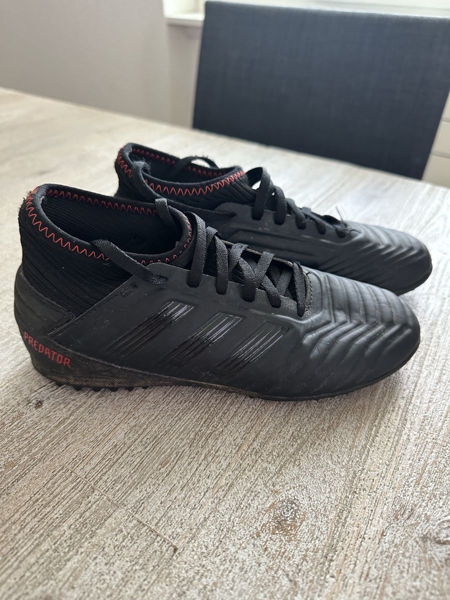 Adidas Scarpe per ragazzi: Fussballschuhe Tausendfüssler Gr. 35 – Usato da Bassersdorf venduto da Tscheni3 5